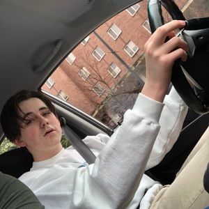 Meet your Posher, Levi